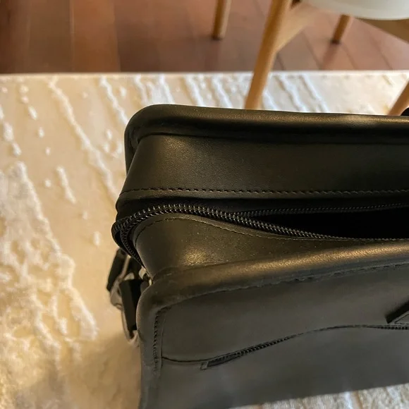 Allen Edmonds black leather single gusset briefcase